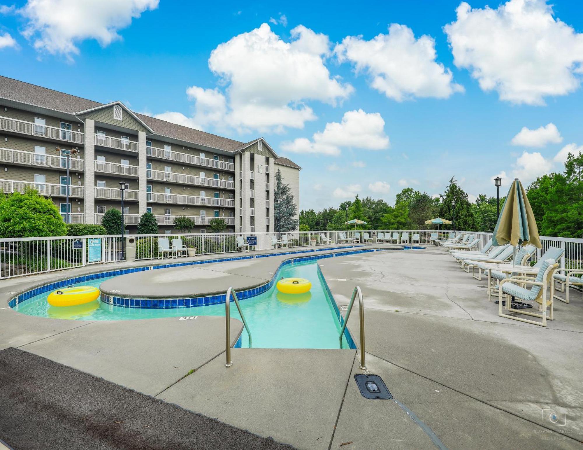 Greenbrier Getaway Whispering Pines 524 Apartment Pigeon Forge Exterior photo